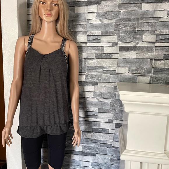 Lululemon" Rest Less Tank Heathered Gray & black - Picture 5 of 14